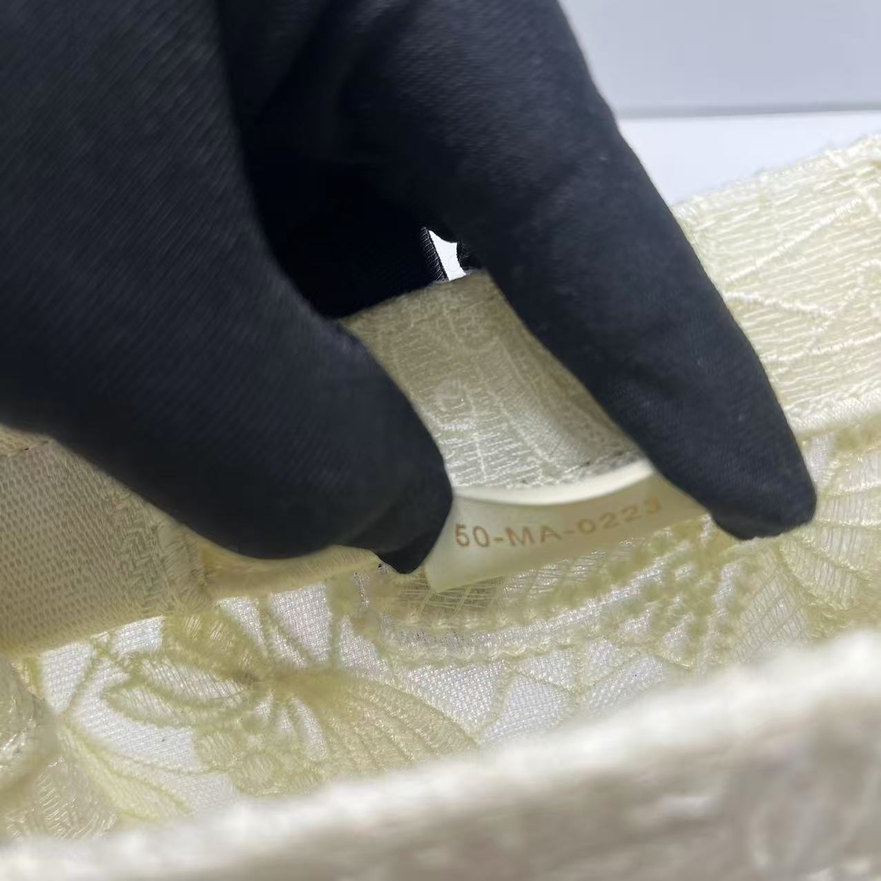 오*석님 디올 스몰 북토트백 검품 및 출고