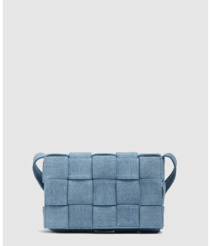 보테가베네타 워시드 데님 카세트 백 710188