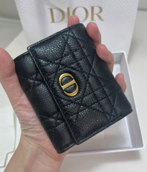 (국내배송) 디올 카로 히비스커스 카드 반지갑