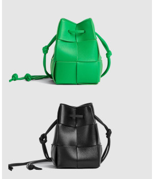 보테가베네타 카세트 미니 버킷백 680217