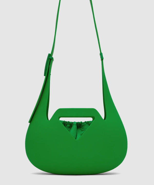 보테가베네타 매트 러버 펀치 숄더백 696920