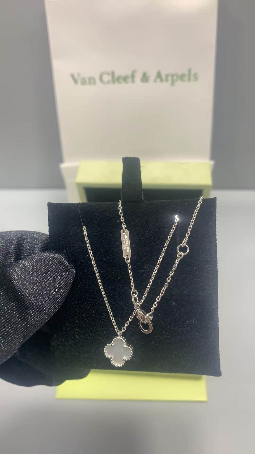 김*아님 반클리프 알함브라 목걸이 검품 및 출고