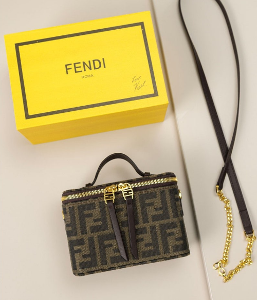 (국내배송) 펜디 배니티 토바코 브라운 FF 자카드 패브릭 미니 백