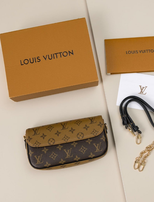 (국내배송) 루이비통 월릿 온 체인 아이비