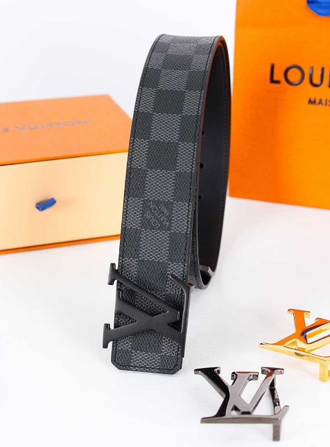 (국내배송) 루이비통 LV 이니셜 다미에 레더 벨트 블랙