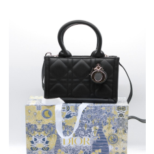 (국내배송) 디올 북토트 미니 레더 레이디 Dior 까나쥬 크로스백