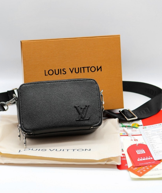 (국내배송) 루이비통 24ss 신상 엘가 알파 웨어러블 카메라백