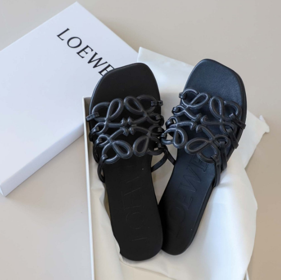 (국내배송) 로에베 페달 아나그램 슬라이드