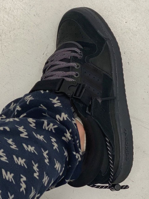 (국내배송) 더 로우 배드 버니 포럼 버클 로우