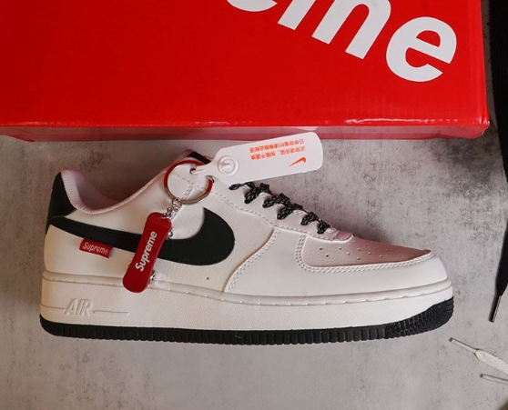 (국내배송) 나이키X슈프림 에어 포스1 AF1 슈프림 로우탑