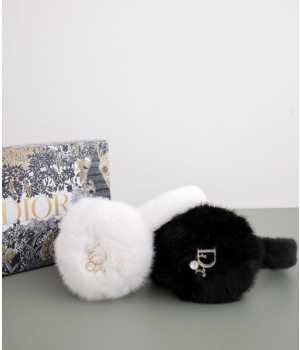 (국내배송) 디올 금장 로고 퍼 귀마개