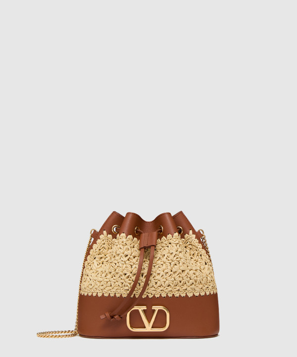 발렌티노 브이로고 시그니처 라피아 미니 버킷백