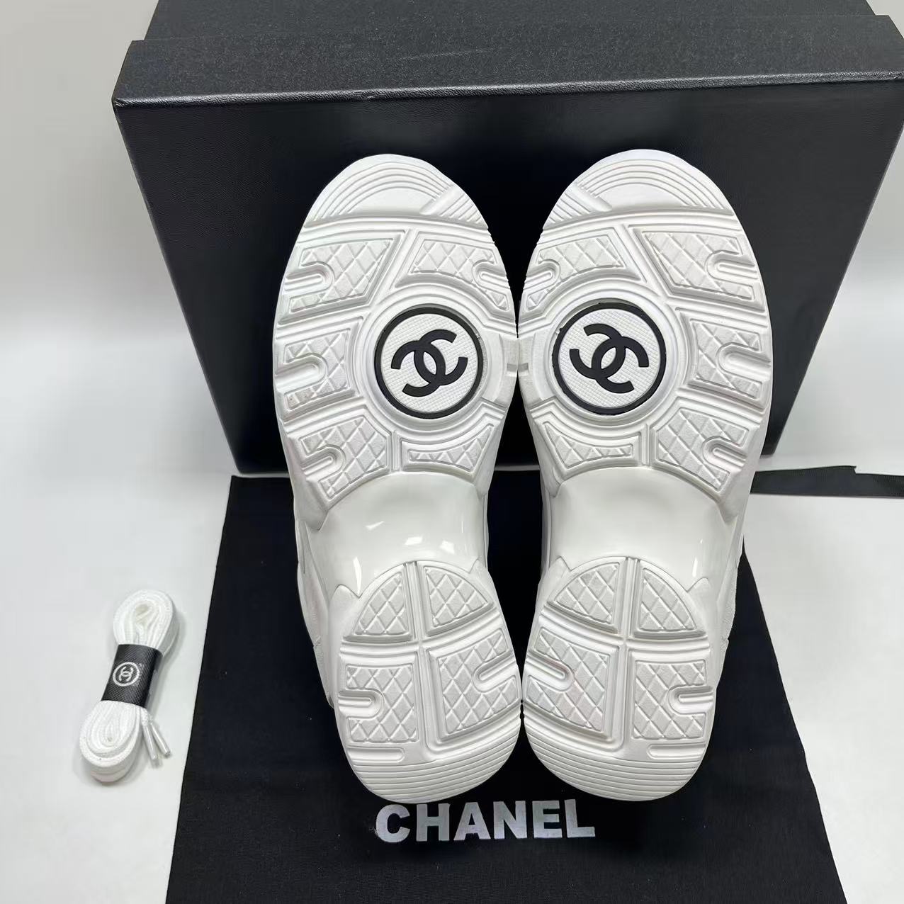 2026년 1월 3일 김*정님 샤넬 CC로고 스니커즈 검품 및 출고