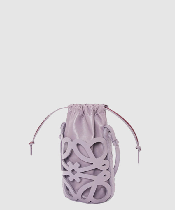 로에베 아나그램 컷아웃 포켓 버킷백