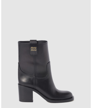 미우미우 로고 라벨 레더 부츠 5U966
