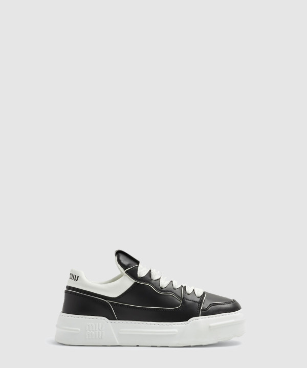 미우미우 레더 로우탑 스니커즈 5E838D
