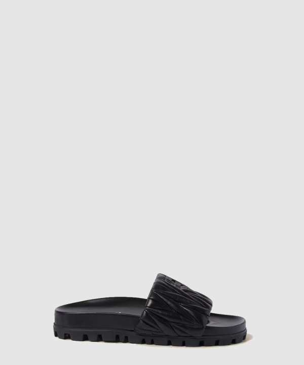 미우미우 마테라쎄 나파 가죽 슬라이드 5XX601