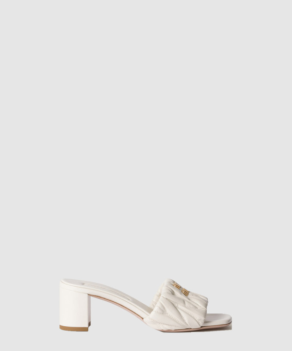 미우미우 마테라쎄 나파 가죽 슬라이드 5XX657