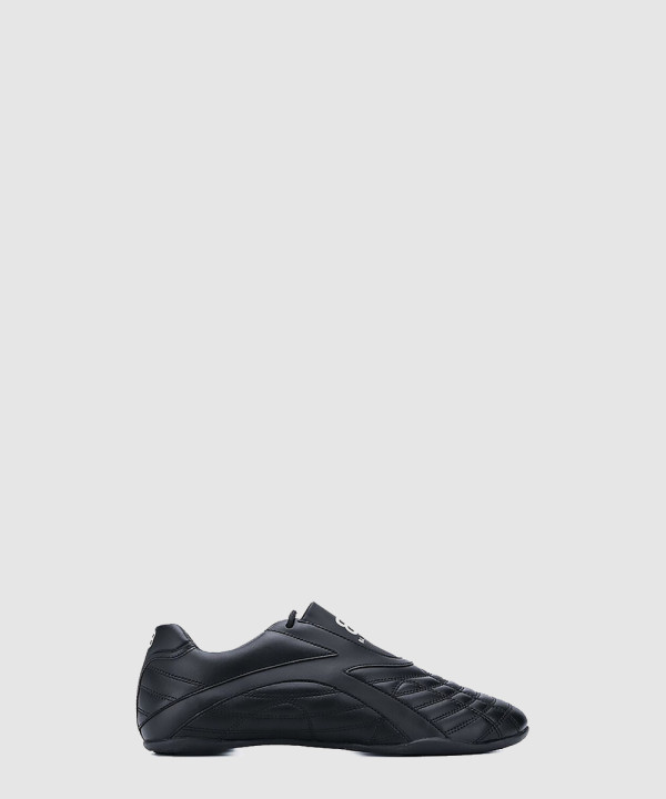 발렌시아가 젠 스니커즈 617540