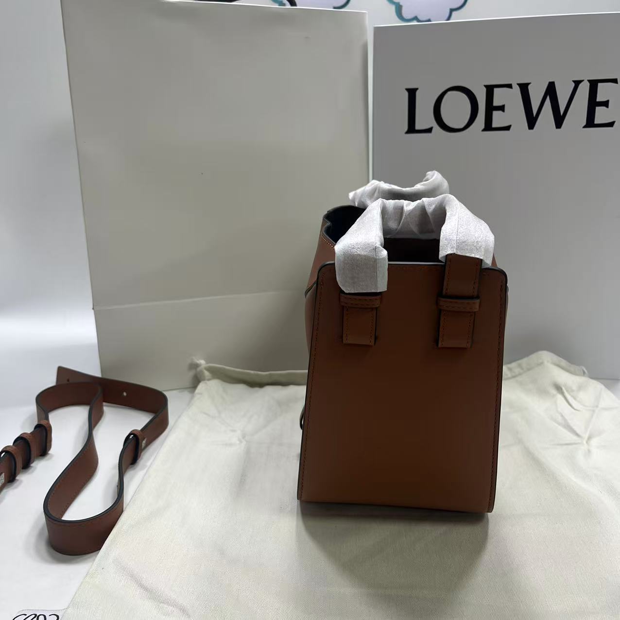 2026년 1월 15일 이*름님 로에베 컴팩트 해먹백 검품 및 출고