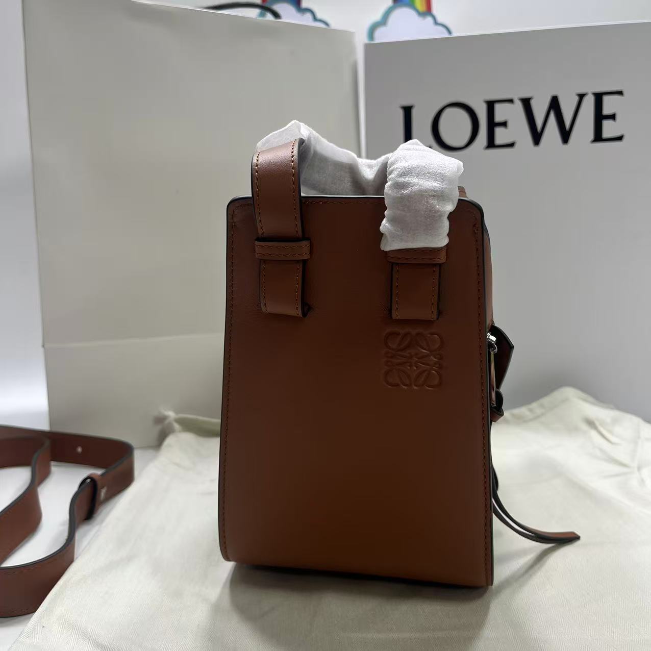 2026년 1월 15일 이*름님 로에베 컴팩트 해먹백 검품 및 출고