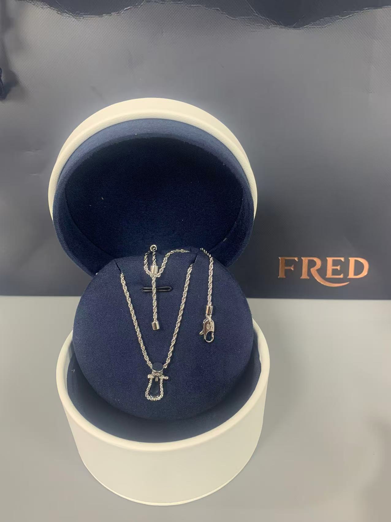 2026년 1월 20일 안*영님 프레드 포스텐 미디엄 목걸이 검품 및 출고