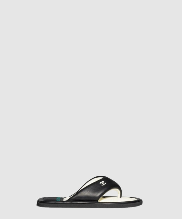 샤넬 패딩 레더 슬라이드 샌들 G38888