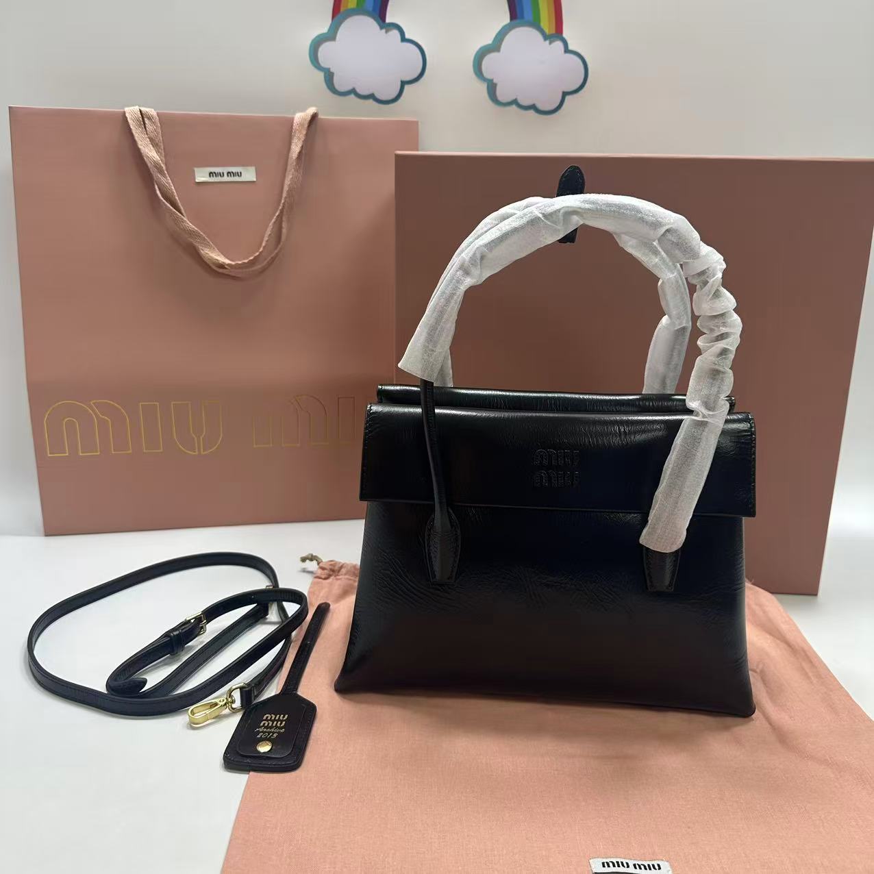 2026년 3월 20일 김*영님 미우미우 솔리테어 샤이니 레더 백 검품 및 출고