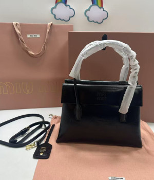 2026년 3월 20일 김*영님 미우미우 솔리테어 샤이니 레더 백 검품 및 출고