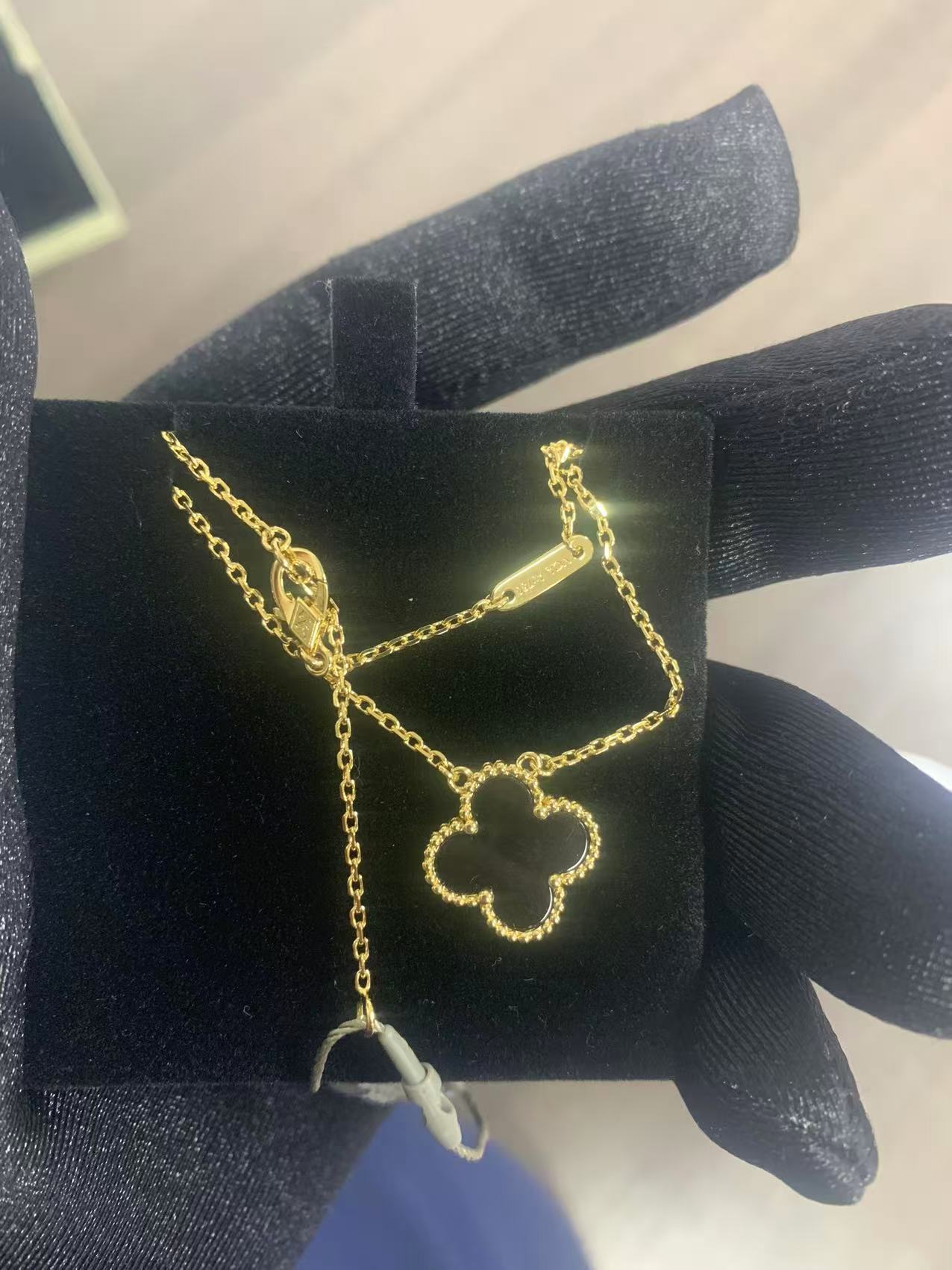 2026년 3월 24일 김*영님 반클리프 알함브라 빈티지 목걸이 검품 및 출고