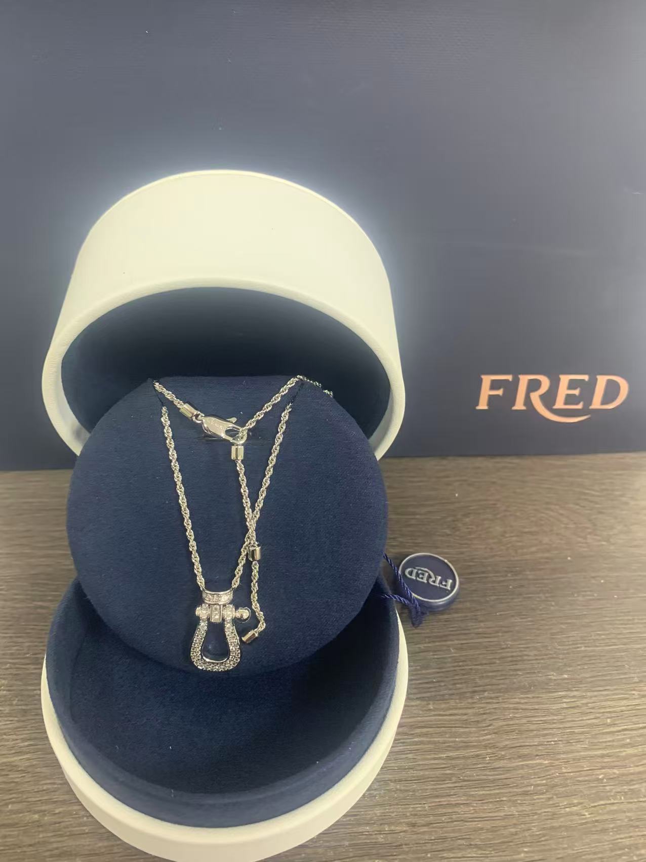 2026년 3월 25일 김*윤님 프레드 포스텐 라지 목걸이 검품 및 출고