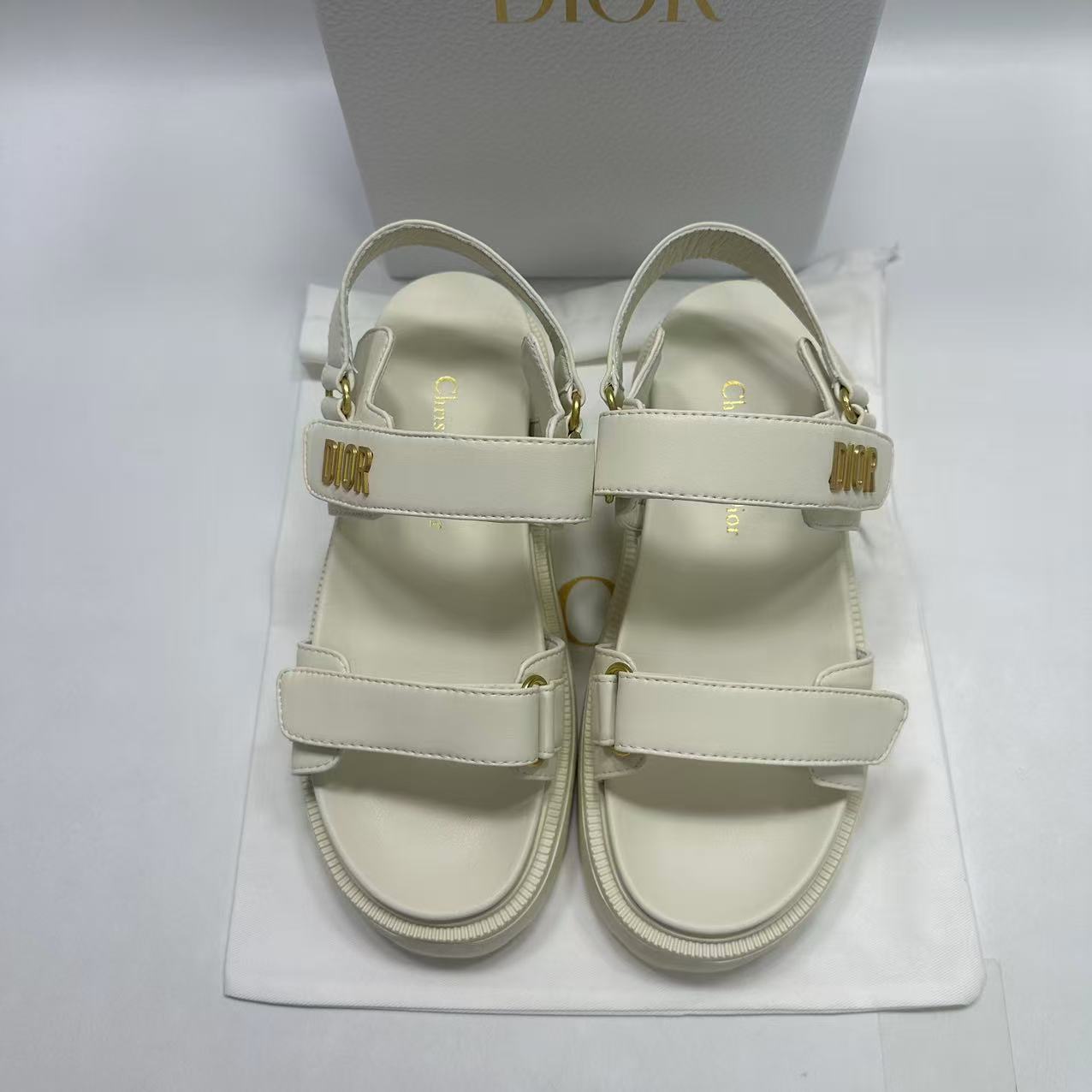 2026년 4월 2일 김*영님 디올 디올액트(Dioract) 샌들 검품 및 출고